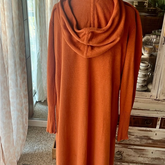 Peace Love World Terracotta Duster with a Hood…. - Picture 2 of 3